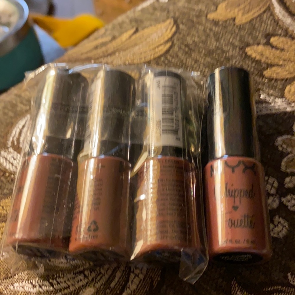NYX whipped lip and cheek soufflé in cocoa bean